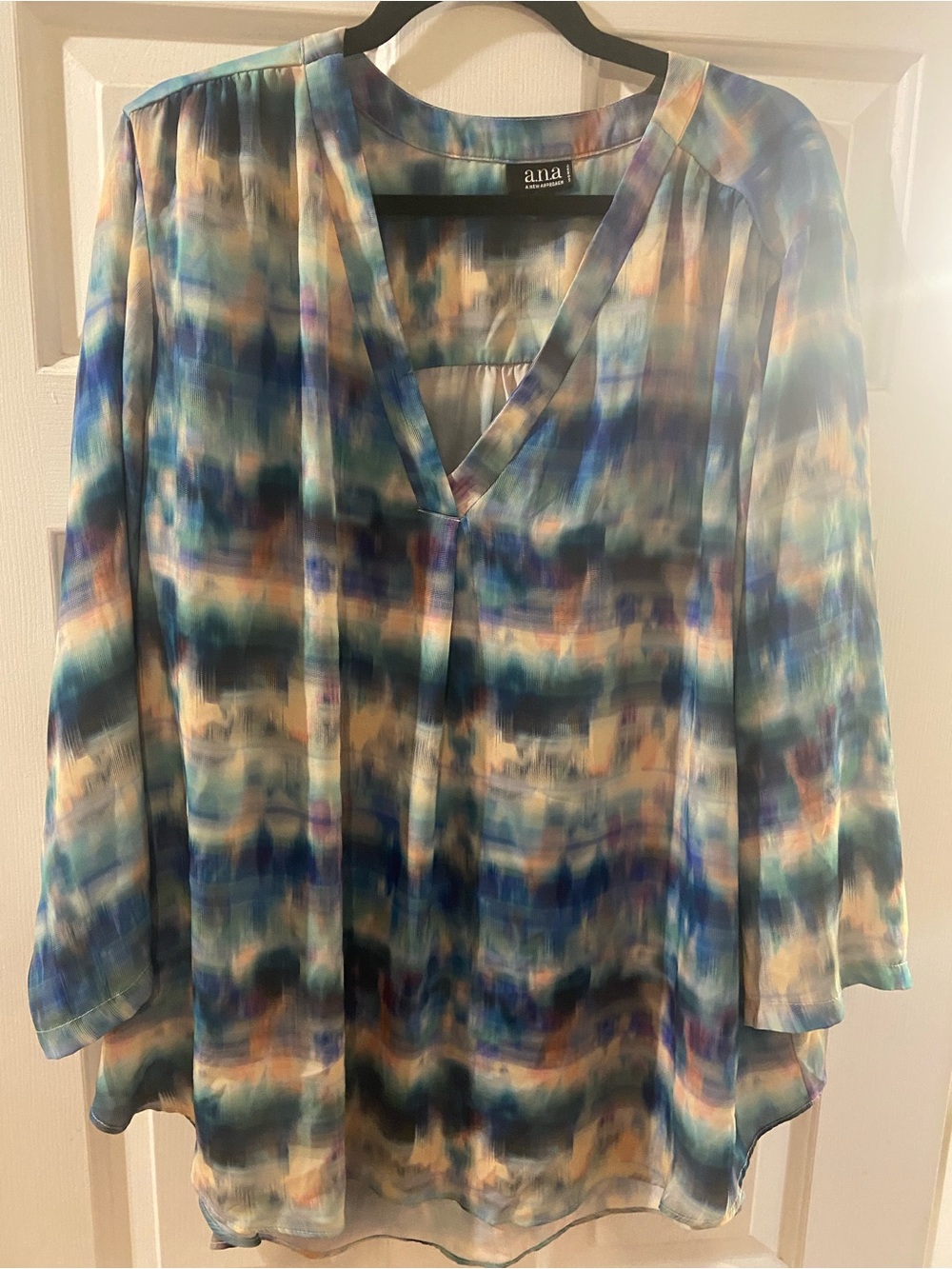 a.n.a 3X Flowy Watercolor Lightweight V-Neck Women's Blouse